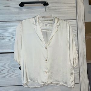 Aritzia Wilfred button up shirt